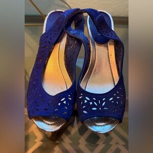 Kenneth Cole Reaction Royal Blue Suede Heels